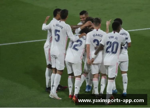 亚新体育官方网站2-0!皇马力压巴萨登顶!本泽马王者归来，世界杯德尚不用他失冠 - 副本 (2)